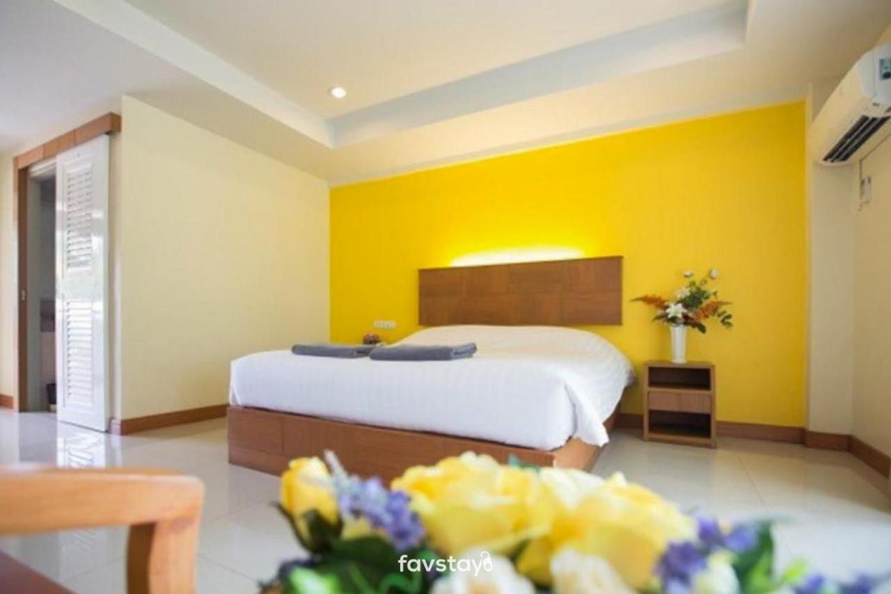 Twin Palms Suites And Residence Pattaja Kültér fotó