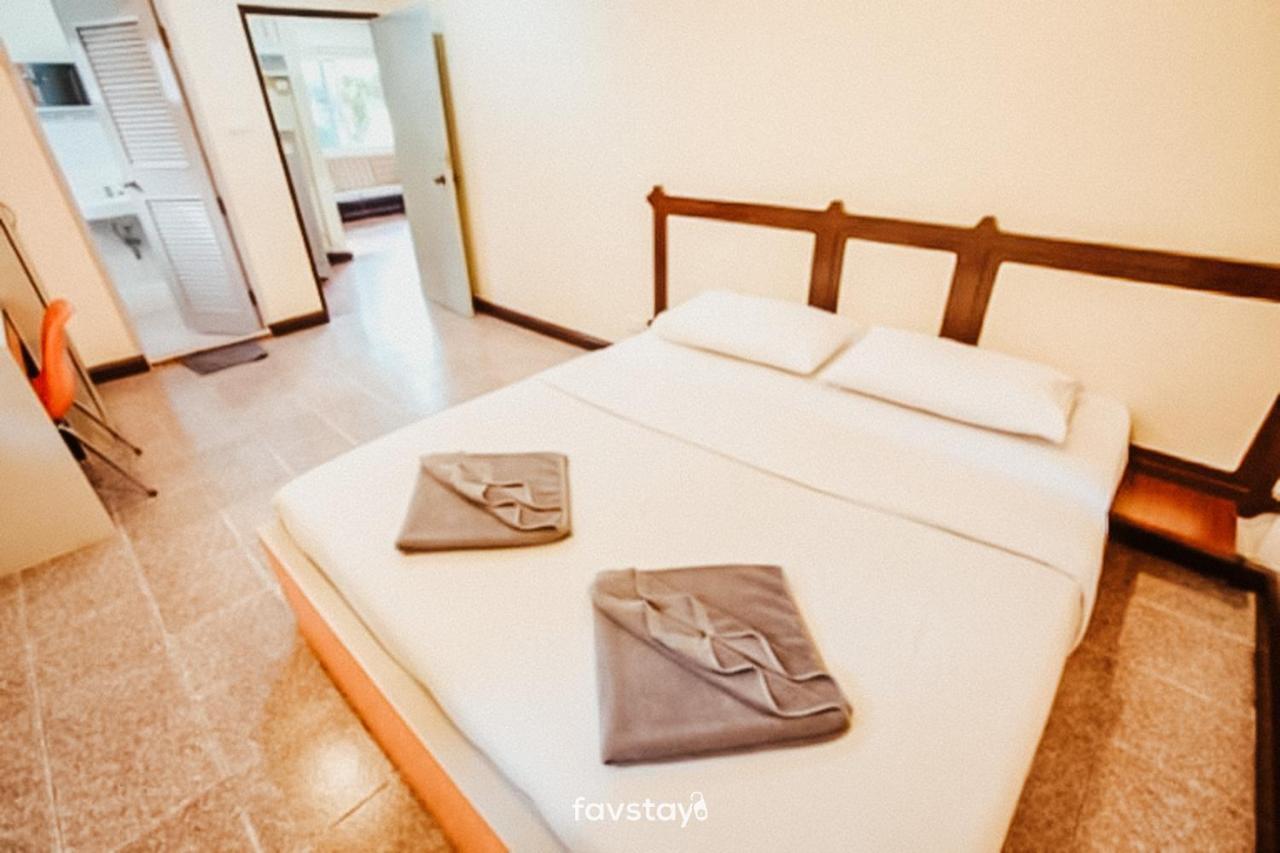 Twin Palms Suites And Residence Pattaja Kültér fotó